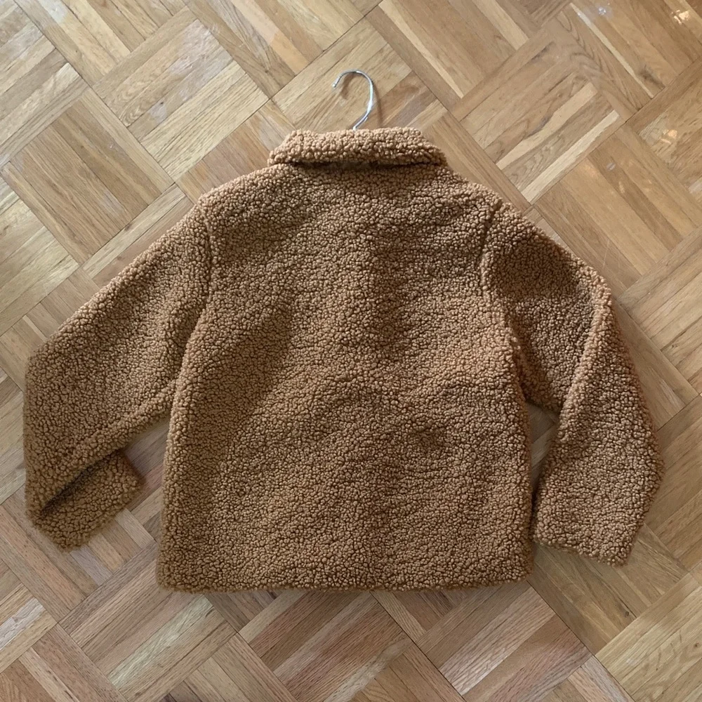 Like New! Tan Textured Jacket Fully Lined w/ Pockets - Girl’s Size M (7/8)